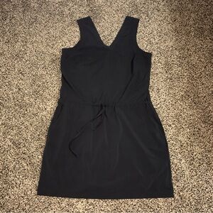 Toad&Co Athletic Travel V Neck Dress with a Cinched Waste Button Back Sz Medium